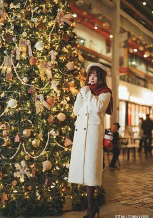 美女脱了内裤露出尿囗摸_完整版在线观看