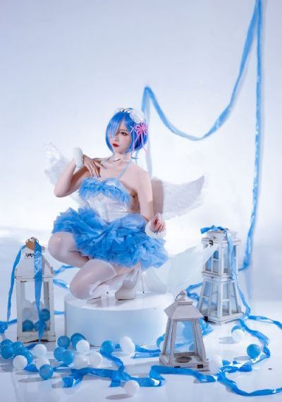 色婷婷综合久久久久中文_蓝光免费在线播放