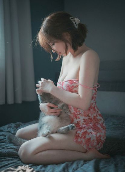 开始反抗后来半推半就_欧美在线观看