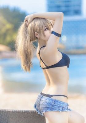 美女憋尿到极限不能尿_2019国语AV首页