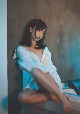 年轻娇小亚洲人日本语夹_HD在线手机播放